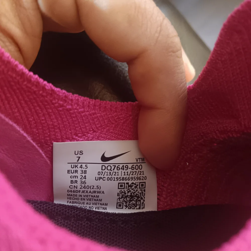 Nike Women's Pink Running Shoes - Picture 5 of 5